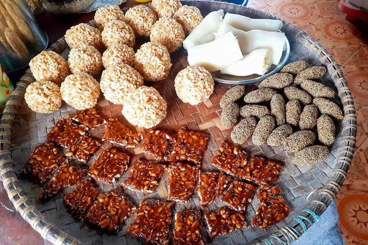 Laddu Chaku in Maghe Sankranti